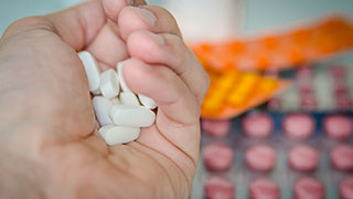 【海外健康生活Q&A】携帯医薬品として、どのような薬を準備したらいいですか？