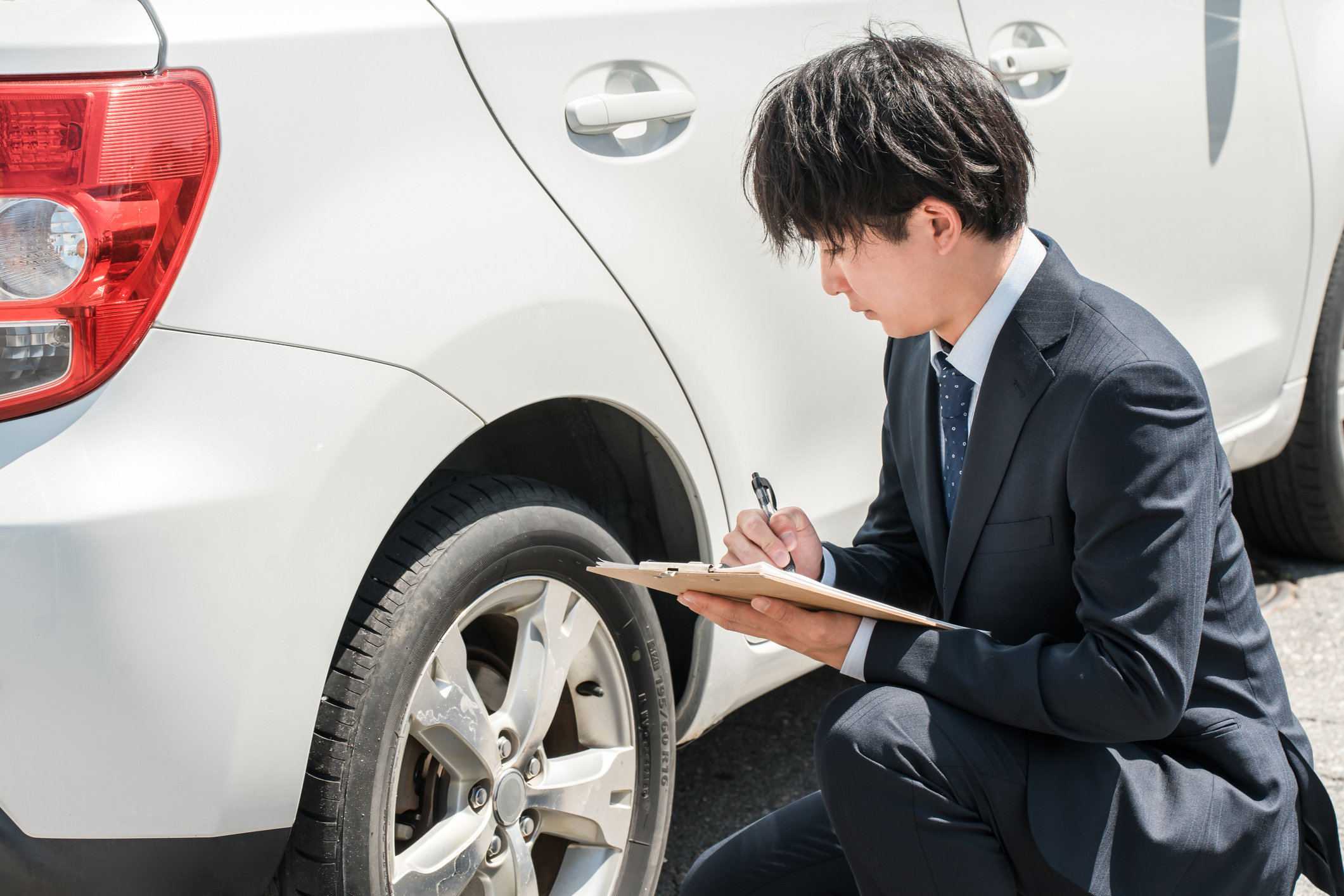 海外赴任前の車売却に必要な書類を確認する